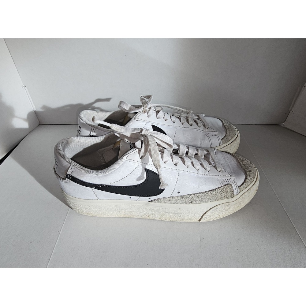 Nike‎ Blazer Low '77 Women's Size 7 White Black Vintage Leather Sneakers